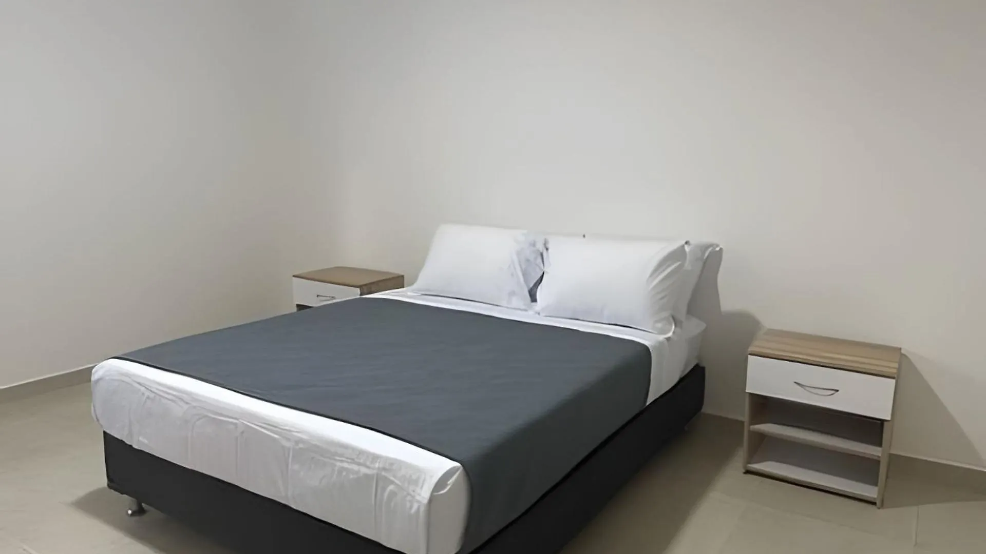 메딜린 Apartamento En Zona Rosa De Laureles 아파트