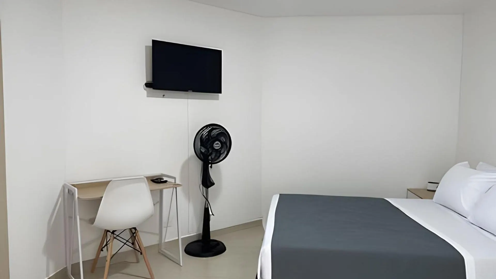 메딜린 Apartamento En Zona Rosa De Laureles 아파트