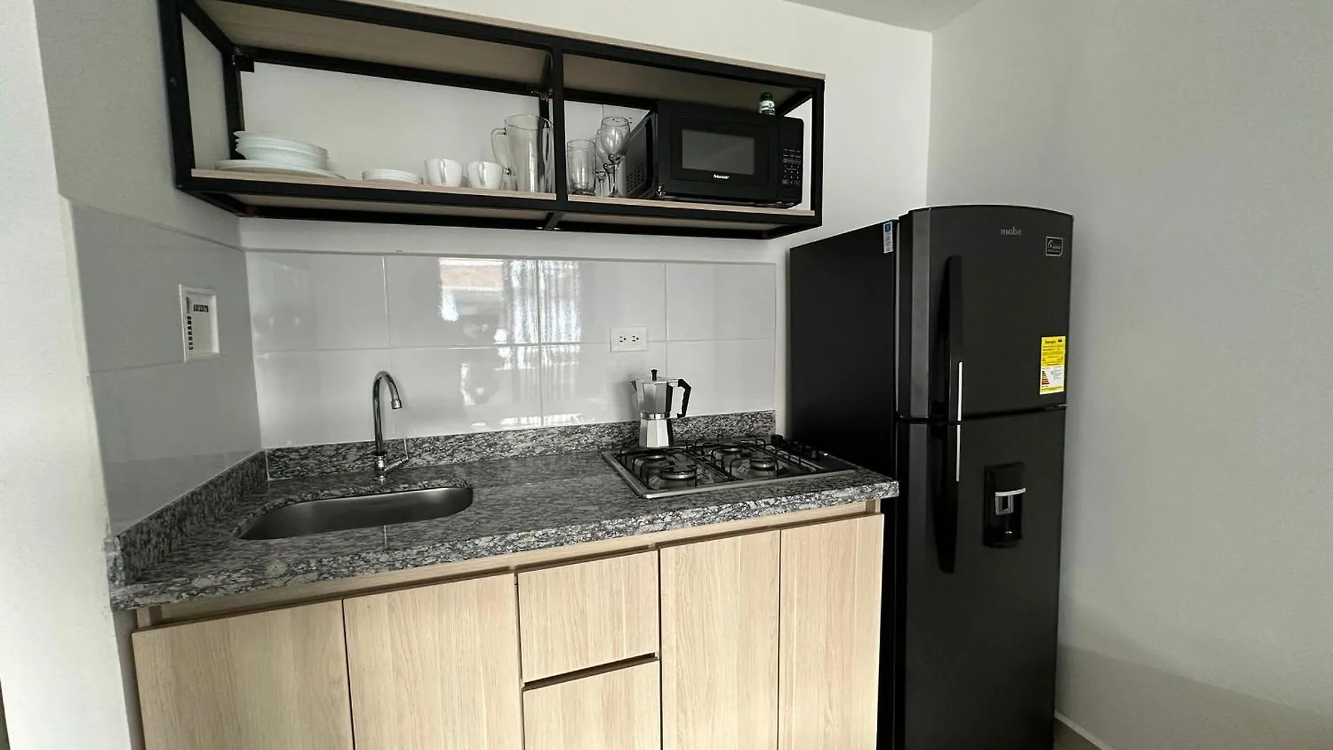 메딜린 Apartamento En Zona Rosa De Laureles 아파트 0*,