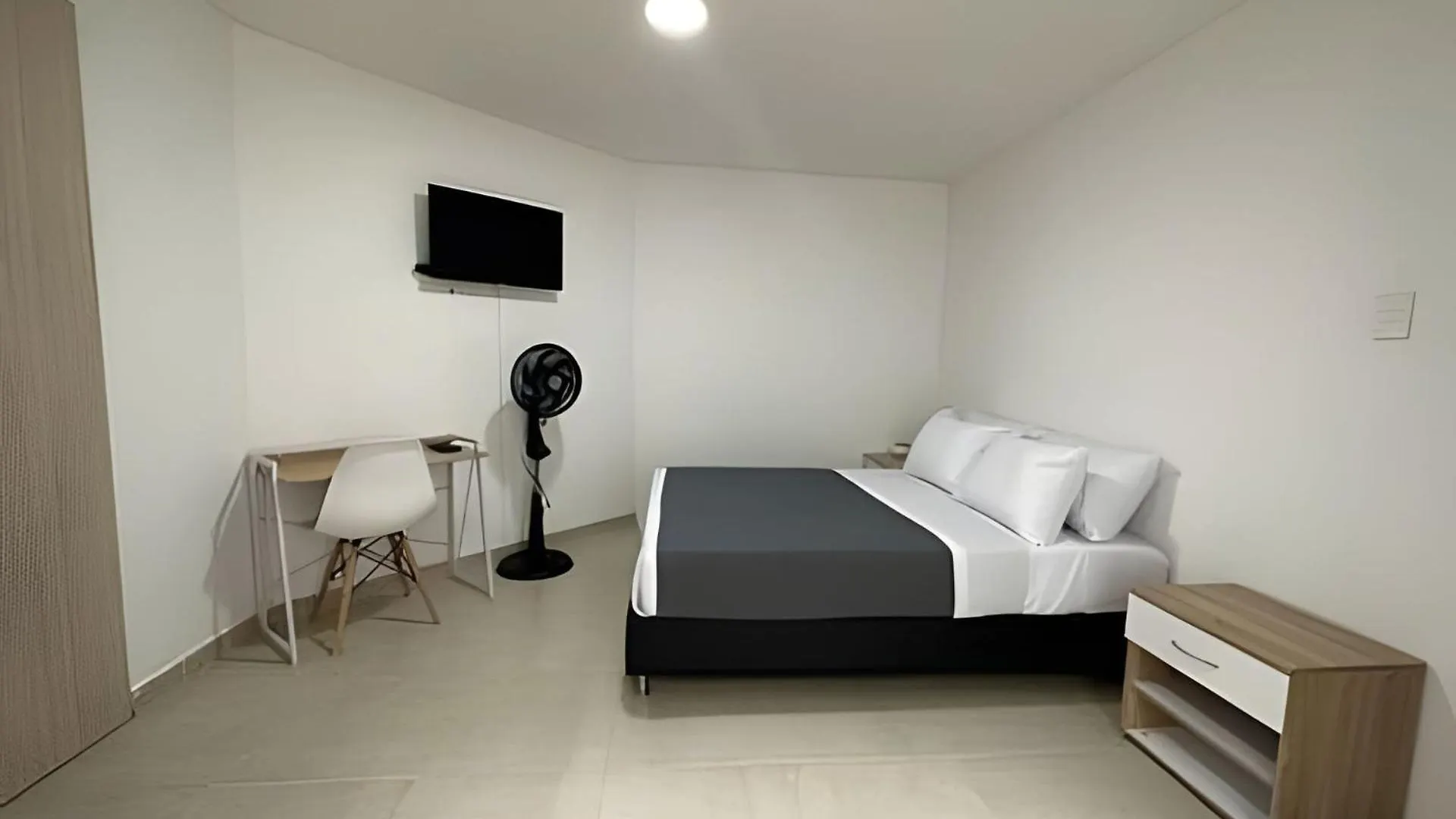 메딜린 Apartamento En Zona Rosa De Laureles 아파트 콜롬비아