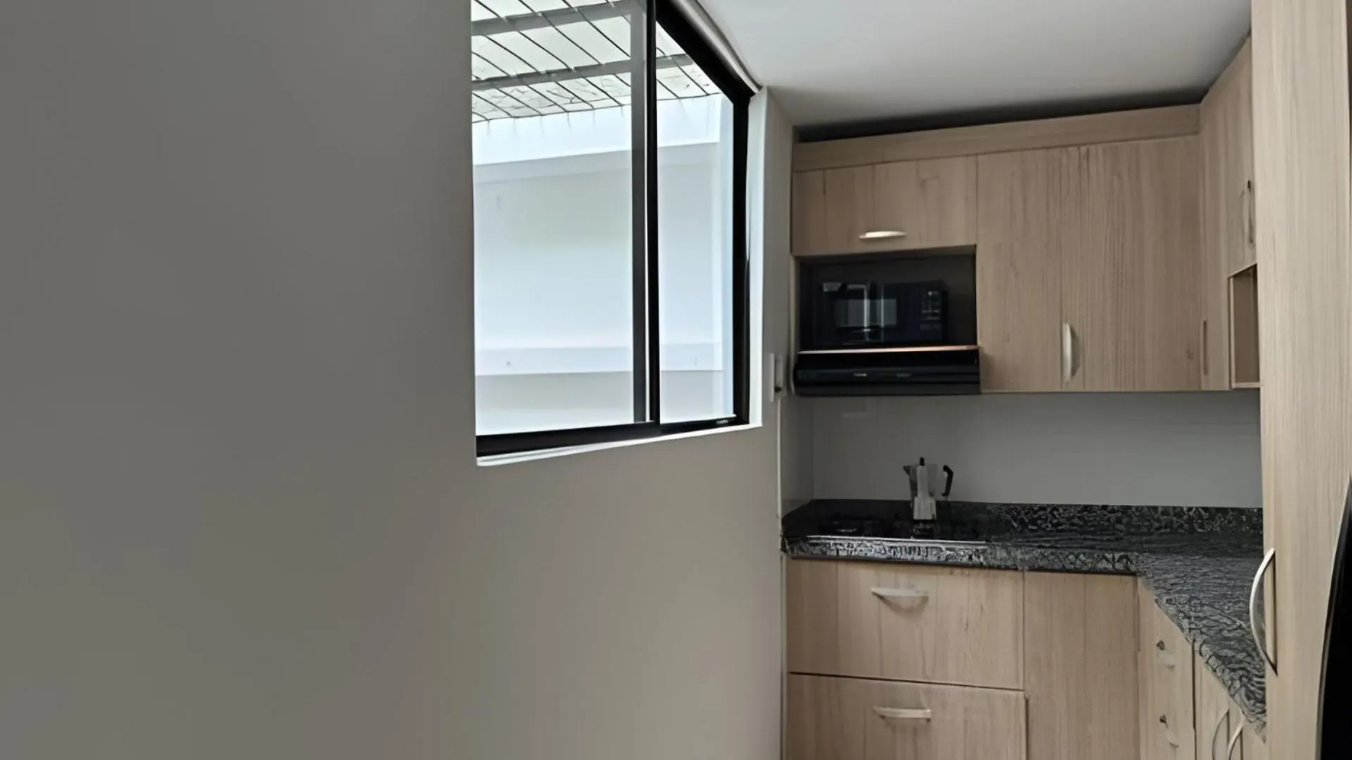 메딜린 Apartamento En Zona Rosa De Laureles 아파트